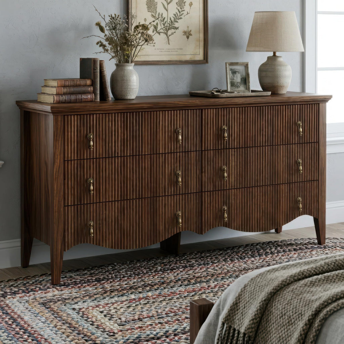 6-Drawer Fluted Dresser X599